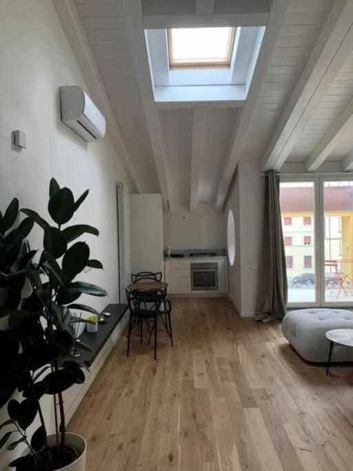 Waterfront Balcony I Grani 4 Style Apartment *